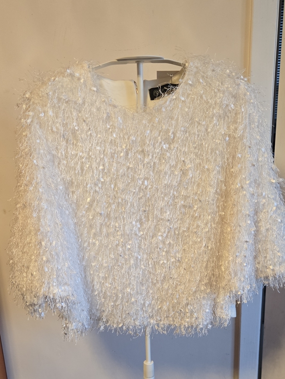 FORAVI NWT! Party Feather Eyelash Short Sleeve Top Ivory Size S